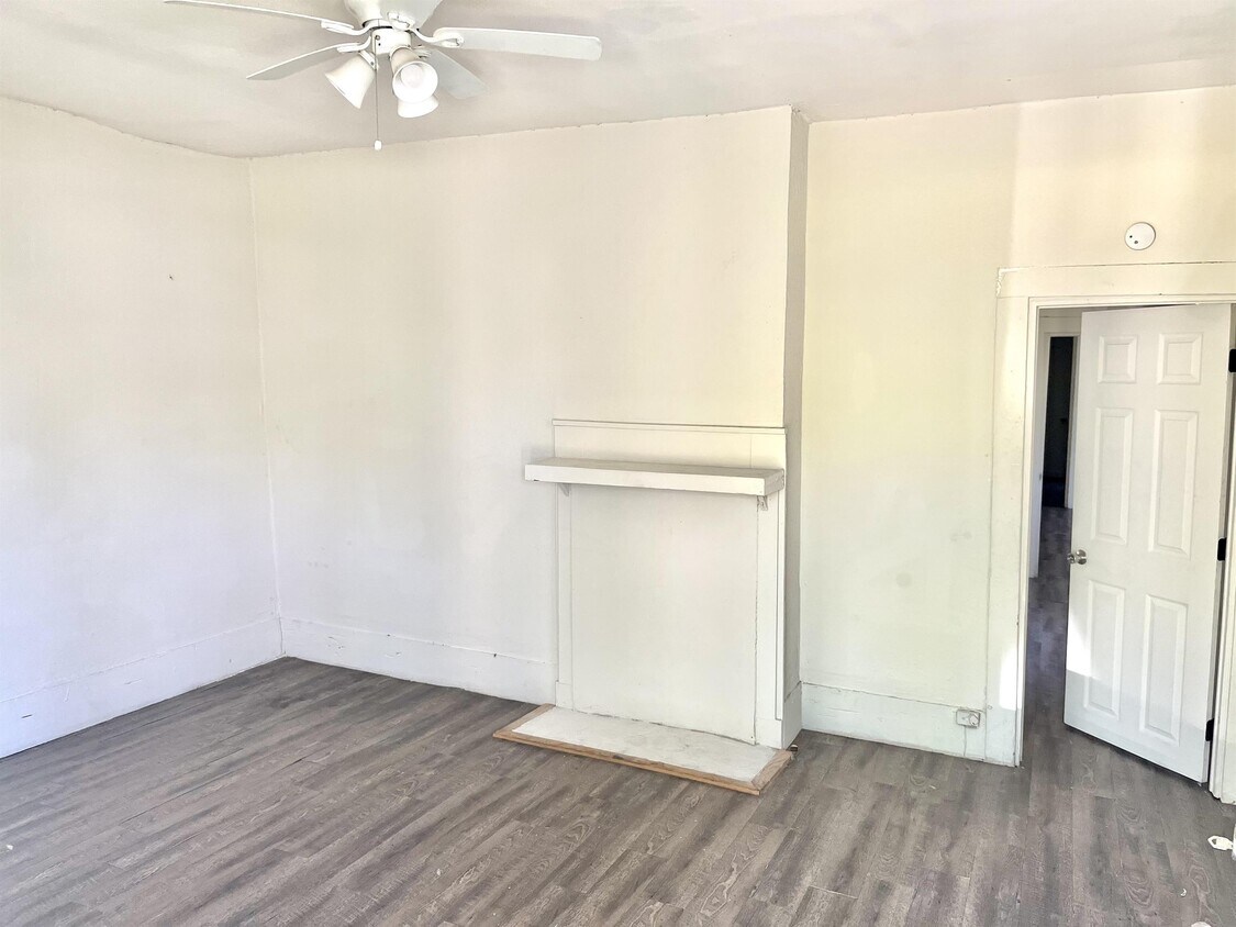 Foto principal - 814 S 16th St