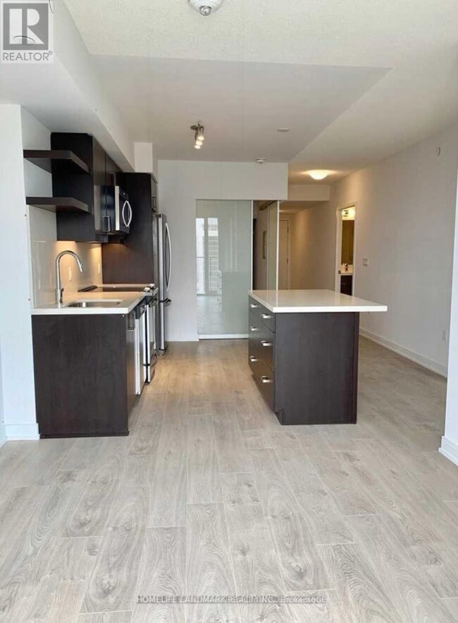 Building Photo - 50 Wellesley St E