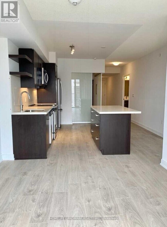 Photo du bâtiment - 50 Wellesley St E