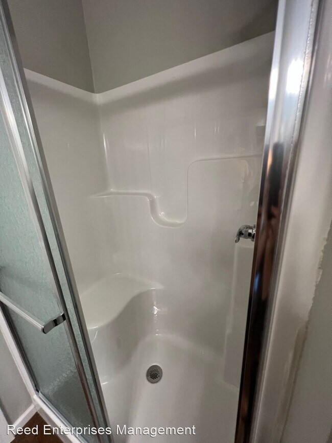 Foto del edificio - 3 br, 2 bath House - 104 Bluegrass St