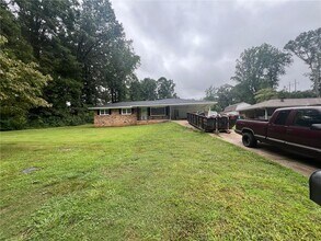 Building Photo - 1128 Lanier Dr