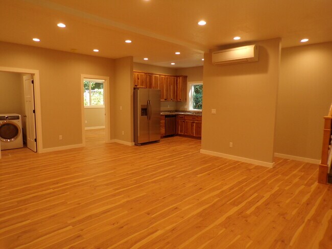 Foto del edificio - 4600 NW Cornell Rd
