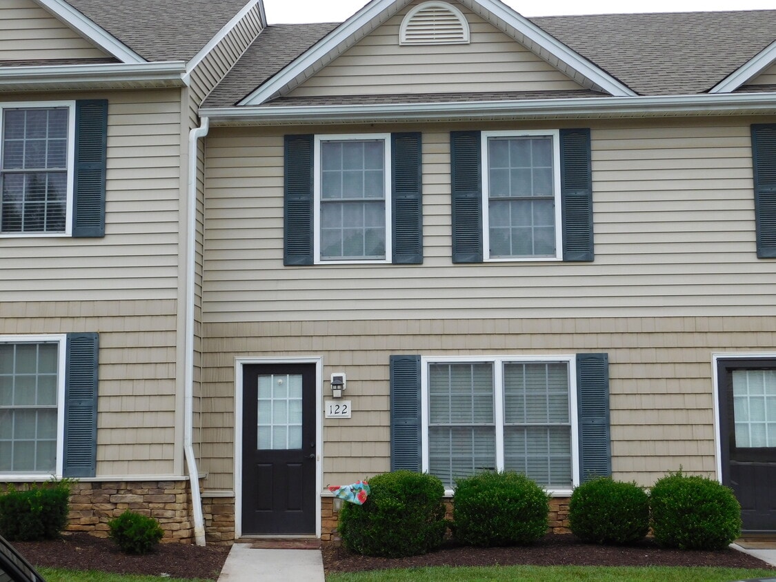 Tavern Grove Townhome - Tavern Grove Townhome