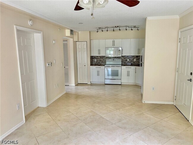 Foto del edificio - 8687 River Homes Lane