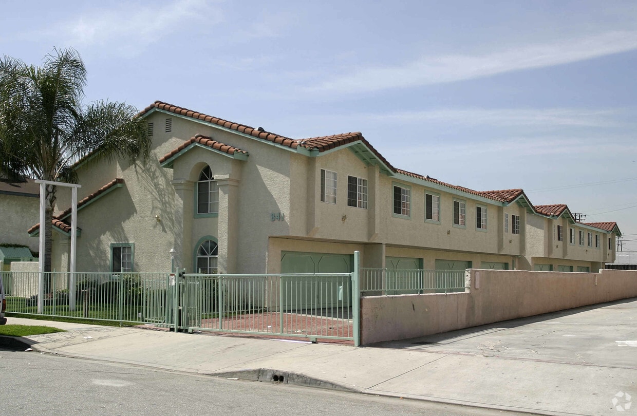Building Photo - 841 S Taylor Ave