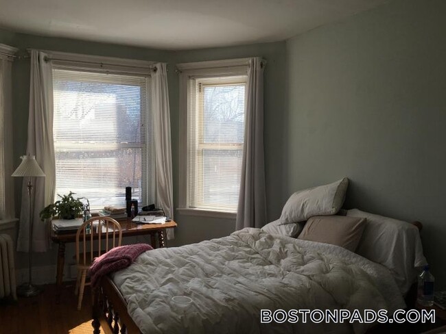 Building Photo - 55 Park Dr