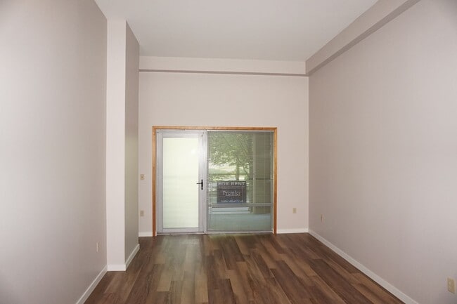 Foto del edificio - 701 Columbia St