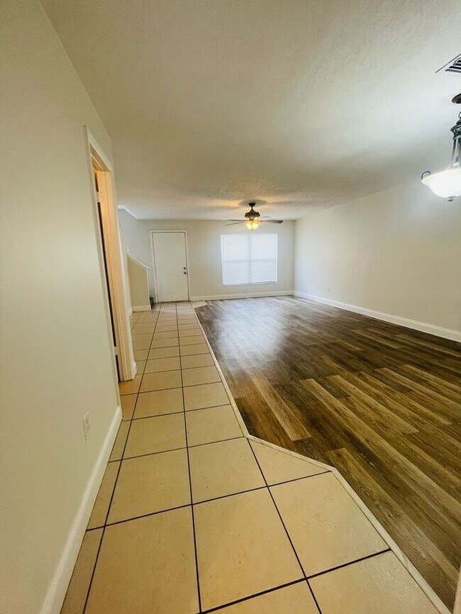 Building Photo - HIDDEN CREEK CONDO-1602 Bending Brook Way ...
