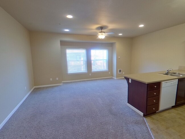 Building Photo - Hilyard Townhomes