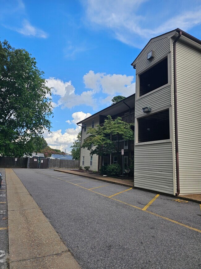 Foto del edificio - 8582 Chesapeake Blvd
