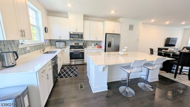 Building Photo - 6 McCluskey Pl