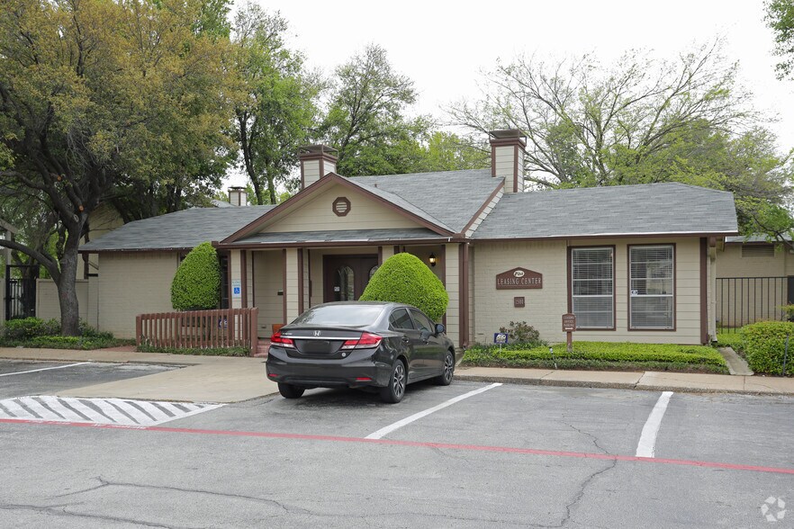 Carriage House Rentals Arlington, TX