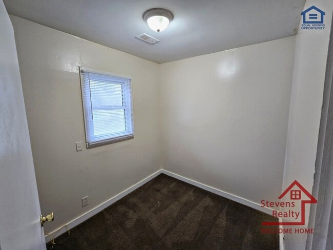 Foto del edificio - 425 S Cedar Ave