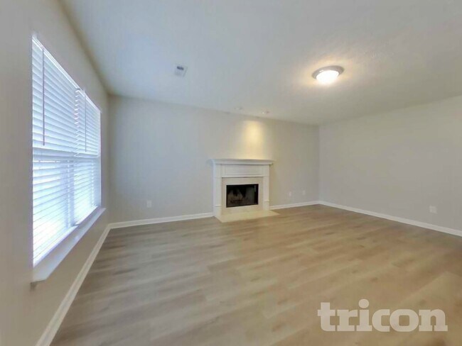 Building Photo - 3001 Deer Trail Dr