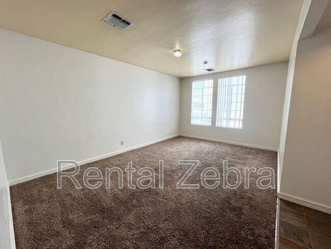 Foto del edificio - 317 W. Main Street