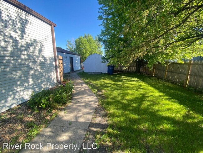 Building Photo - 3 br, 2.5 bath House - 2923 Hanover Ave S
