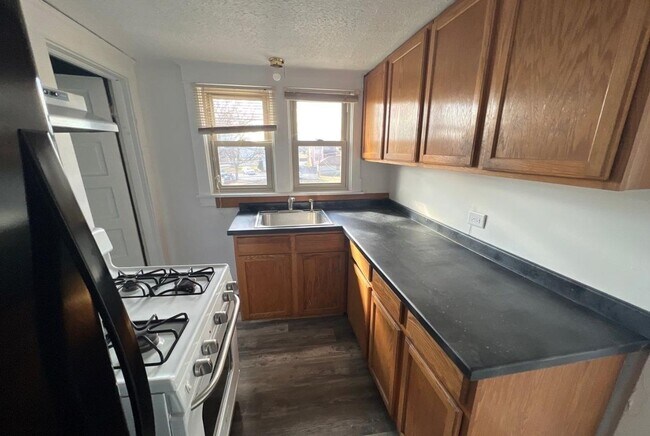 Building Photo - 508 Oneida St