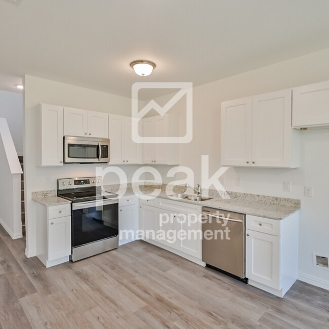 Foto del edificio - $1699! 3Bed/2.5Bath home! Save $850 by app...