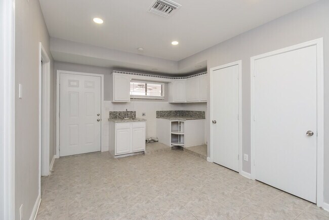 Foto del edificio - 6524 E Arbor Ave