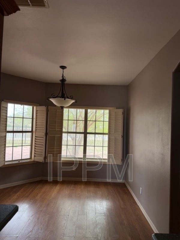 Foto del edificio - 3318 Champagne Ln