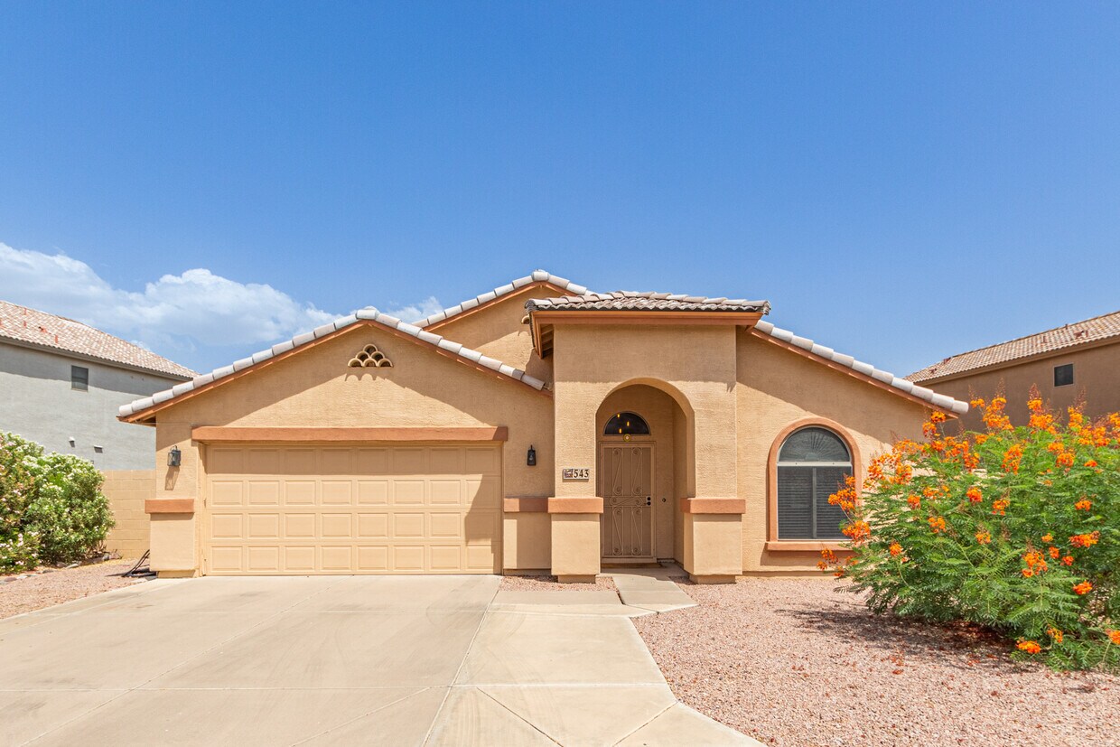 Foto principal - 543 S Wildrose