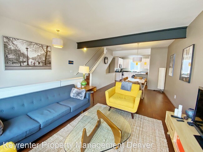 Building Photo - 2 br, 3 bath House - 518 Park Ave W.