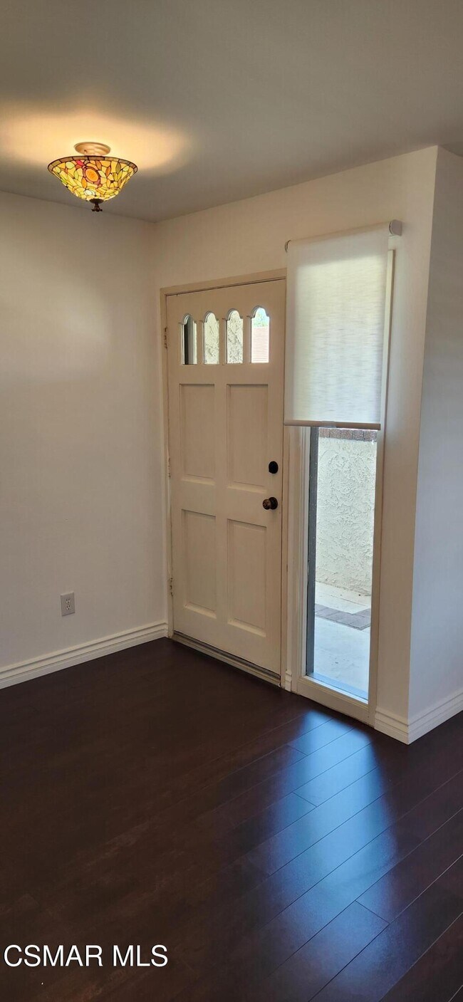 Foto del edificio - 2165 Crespi Ln