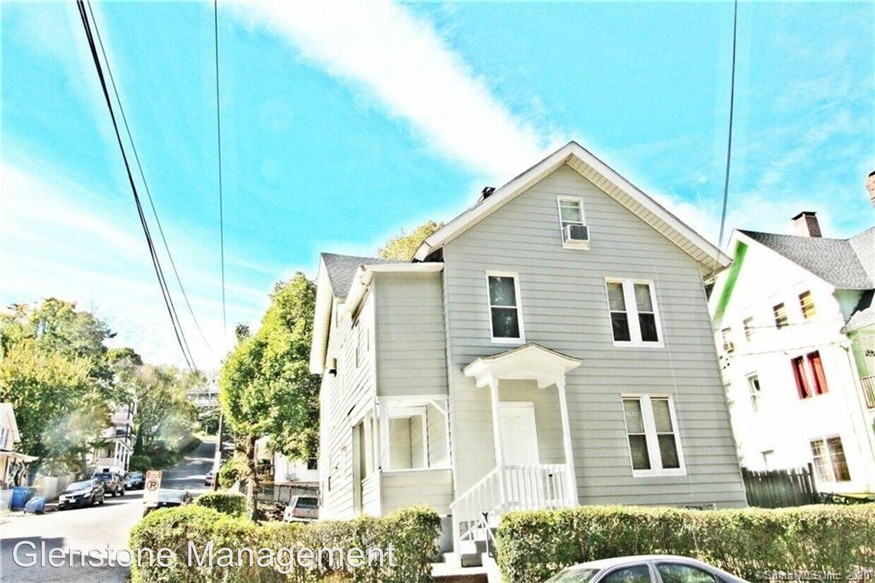 Primary Photo - 112 Charles St