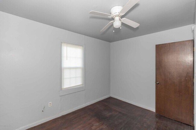 Building Photo - 4407 Brown Ave