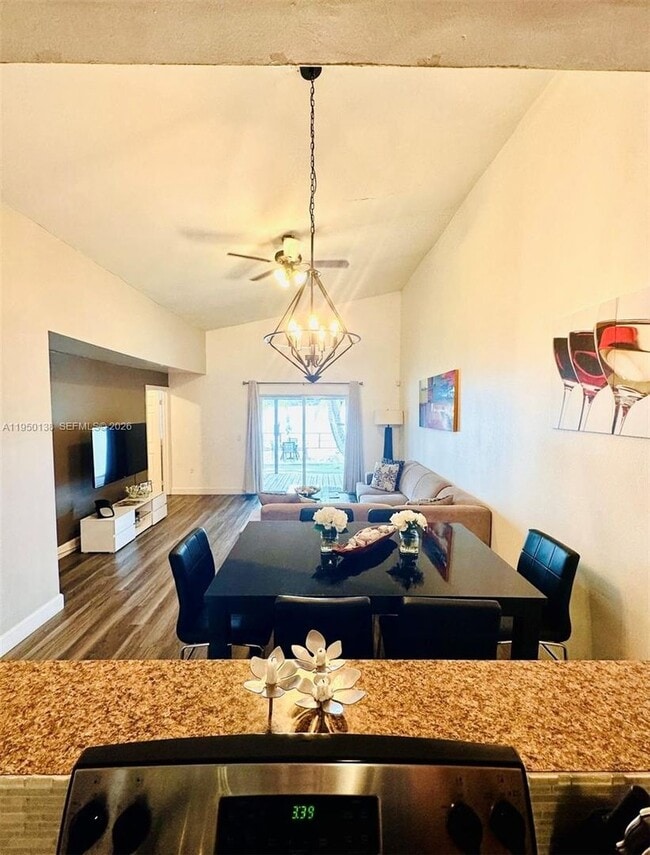 Foto del edificio - 2433 SW 58th Manor