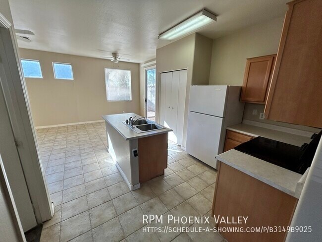 Building Photo - Beautiful 2 story home in Northglen w/ War...