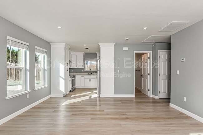 Building Photo - 45 Banchio St