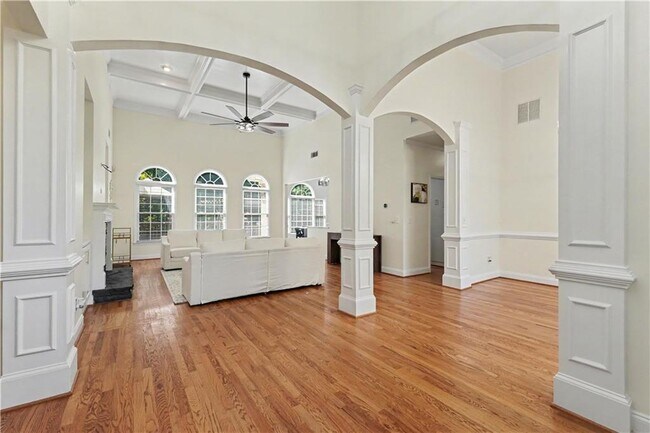 Foto del edificio - 4315 Rosemont Dr