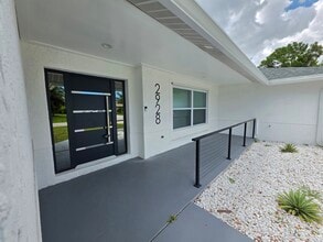 Building Photo - 2928 SE Bella Rd