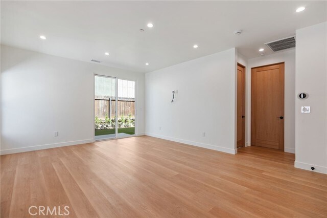 Foto del edificio - 21824 Cohasset St