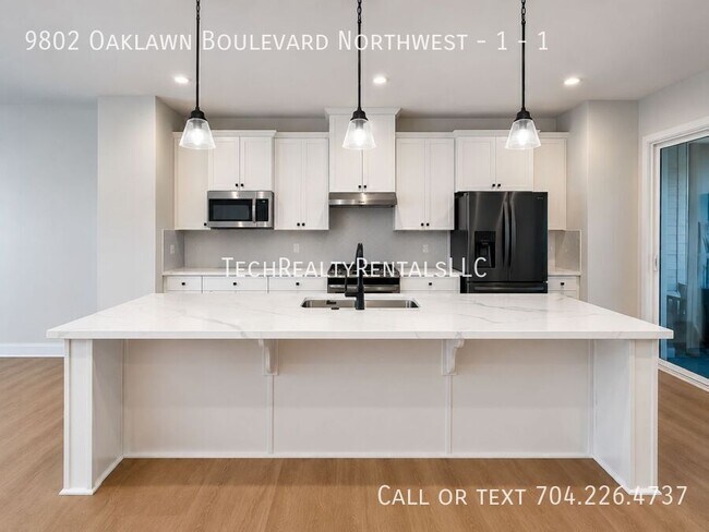 Foto del edificio - 9802 Oaklawn Blvd NW