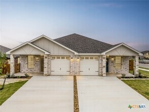 Building Photo - 5101 Rose Petal Ct