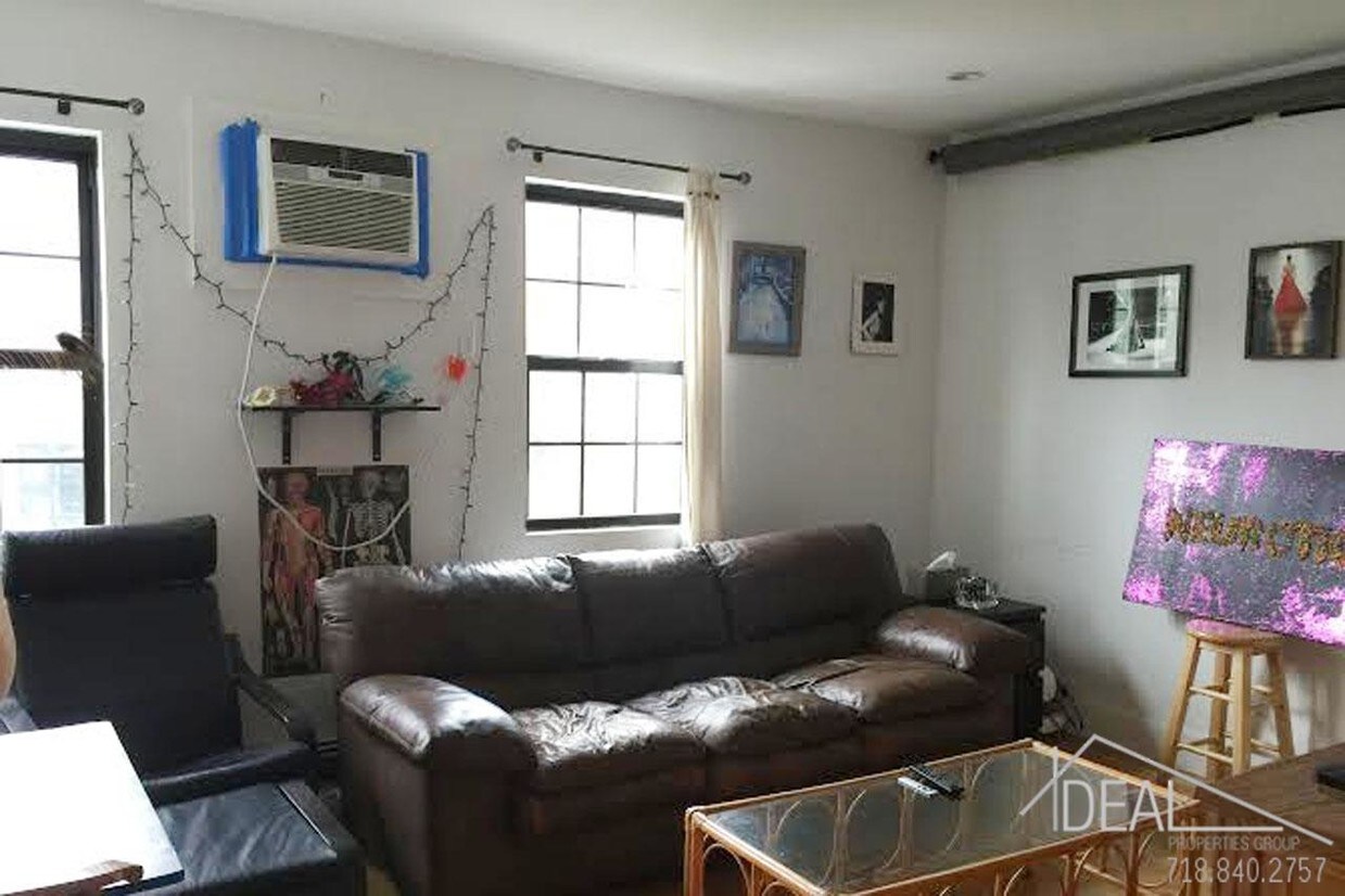 Primary Photo - 128 Roebling St