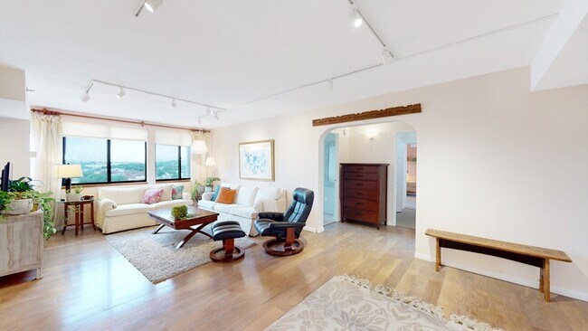 Foto del edificio - 1731 Beacon St