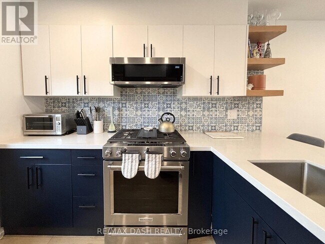 Photo du bâtiment - 3312 Bathurst St