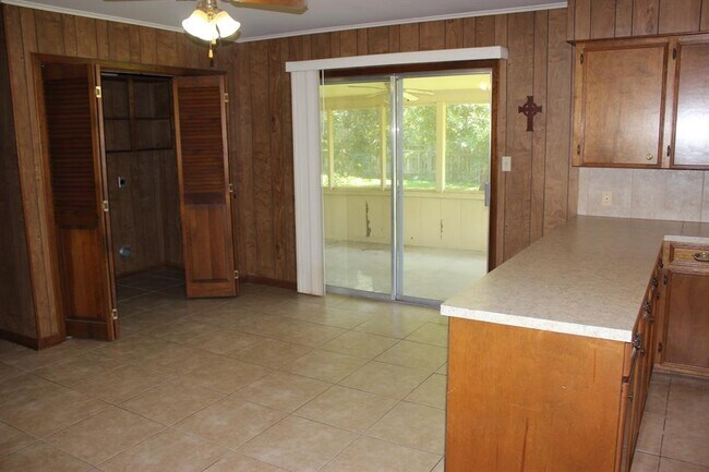 Foto del edificio - 881 High Oaks Dr