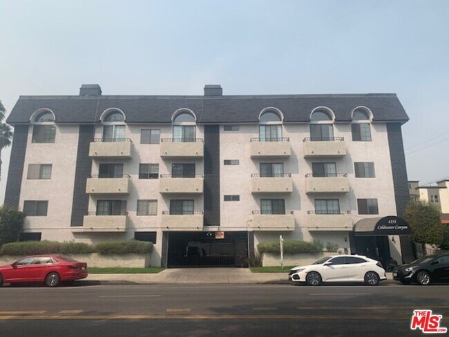 Foto del edificio - 4353 Coldwater Canyon Ave