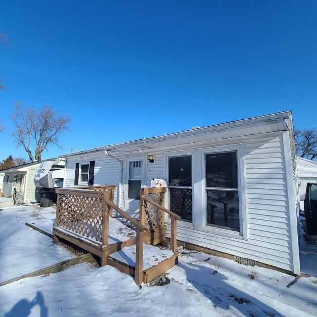 Building Photo - 2612 Stanford Ave