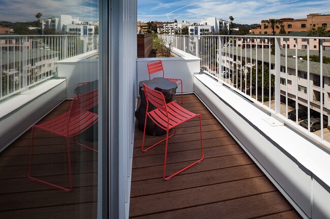 Foto del edificio - Village Lofts