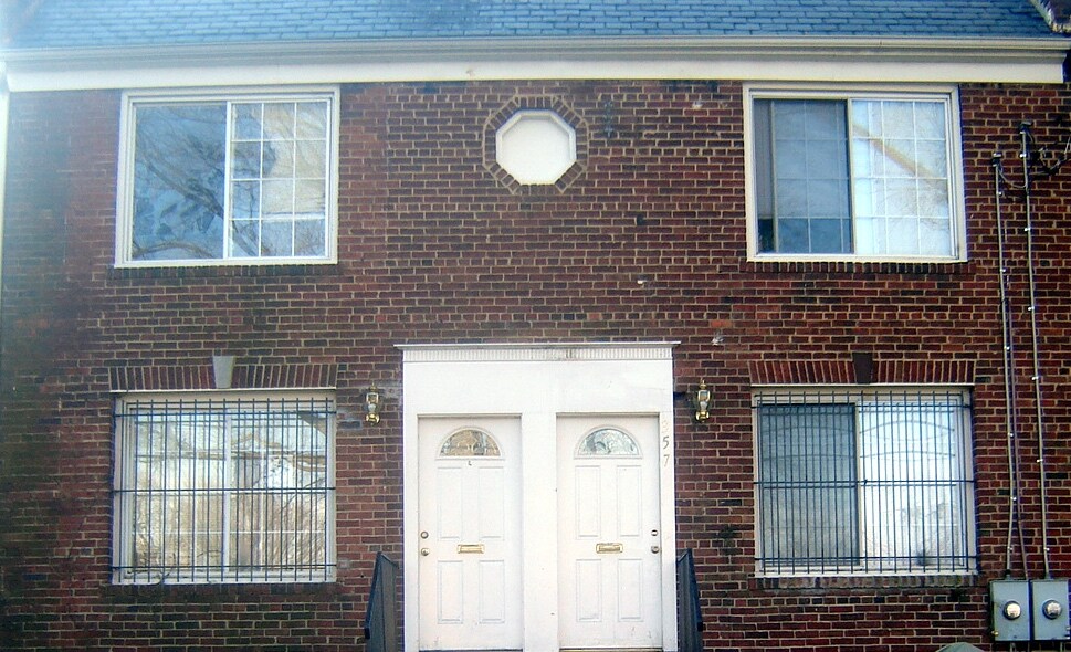 Primary Photo - 515 Parkland Pl SE