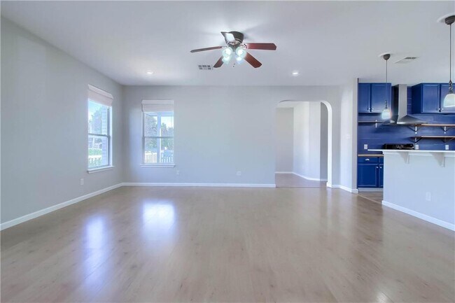 Building Photo - 706 Big Spring Dr