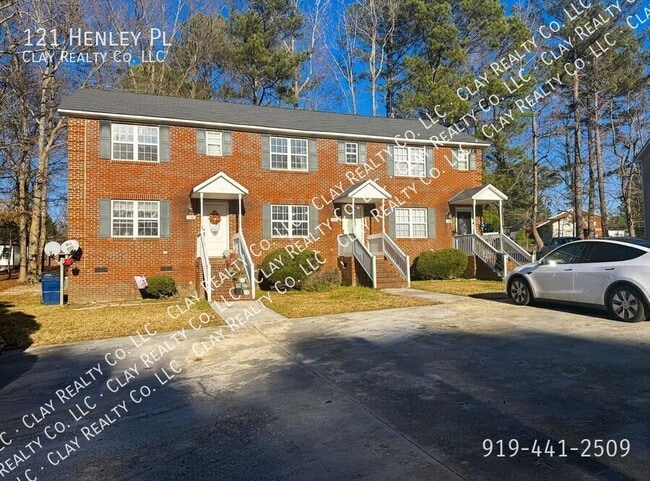 Building Photo - 121 Henley Pl