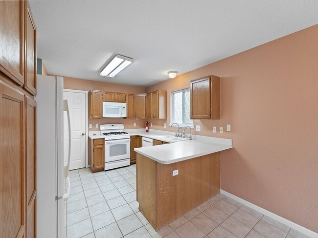 Foto del edificio - Beautiful 3-Bed Ranch Near Parks, Shops & Dining