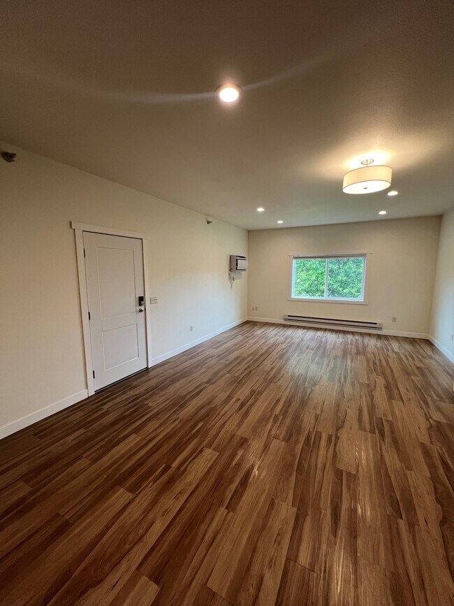 Sala de estar - 916 Cedar Drive Luxury Apartments