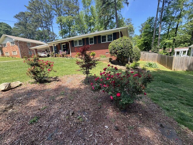 Building Photo - 4 Bedroom Single Family Home in Atlanta